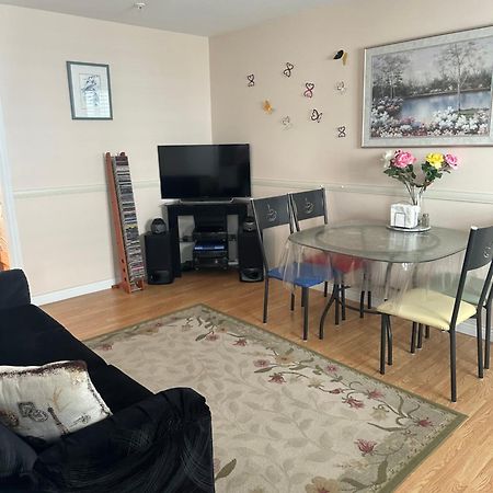 Clean And Quiet 2 Bdr 2 Bthr Private Entrance Entire Guests Suite Near Coquitlam Center Mall And Skytrain Exterior foto