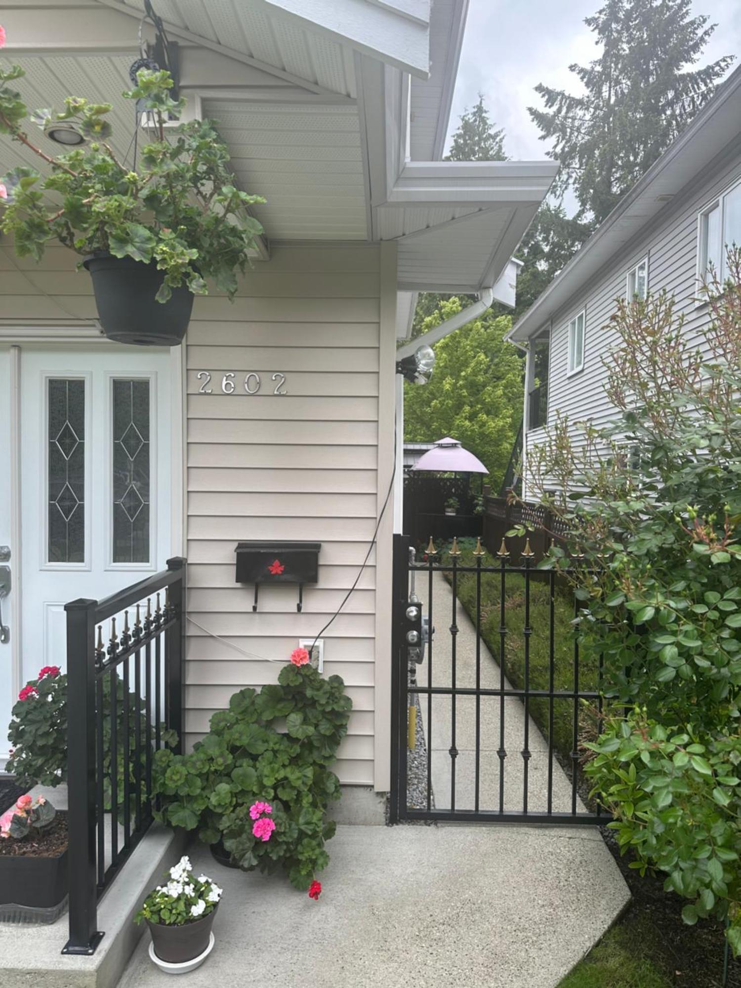 Clean And Quiet 2 Bdr 2 Bthr Private Entrance Entire Guests Suite Near Coquitlam Center Mall And Skytrain Exterior foto
